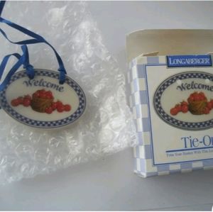 ❤️Longaberger Welcome Tie On with Box Apples